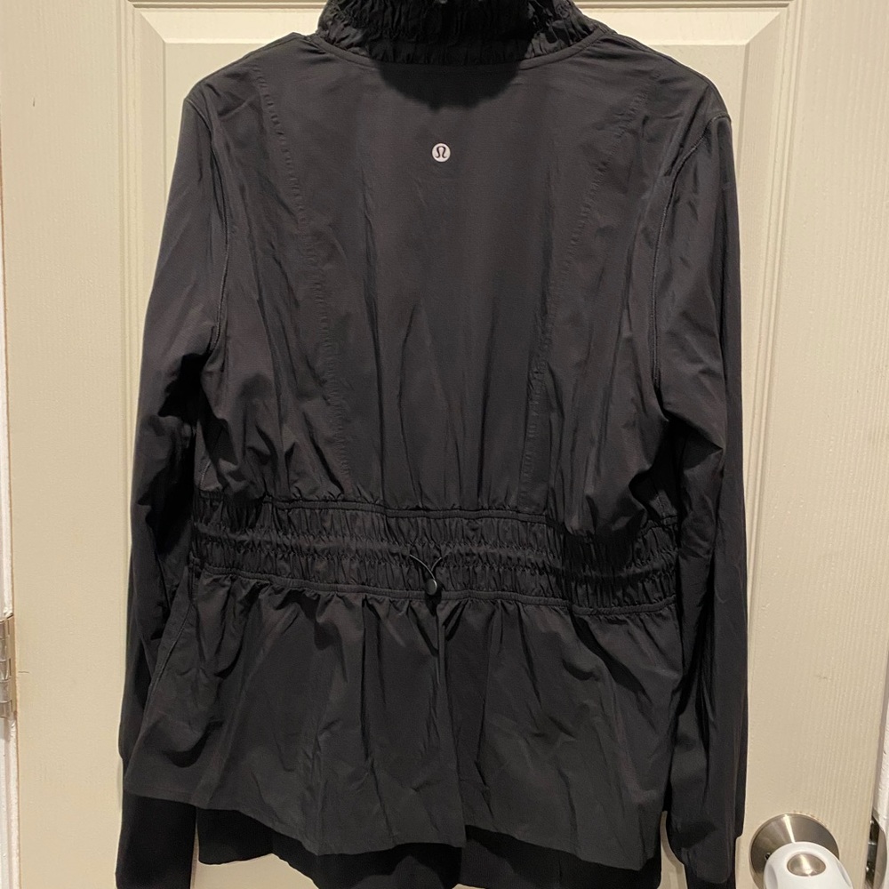 Lululemon jacket size 10